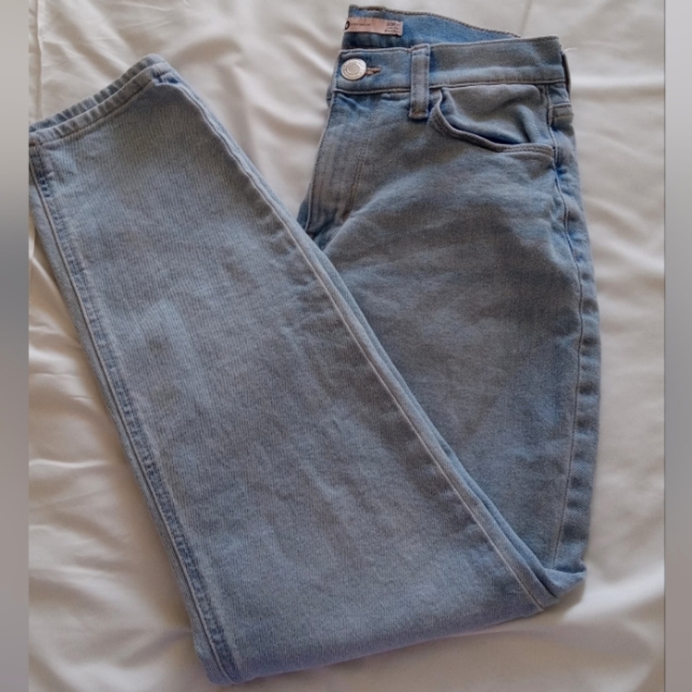 Low rise boyfriend jeans